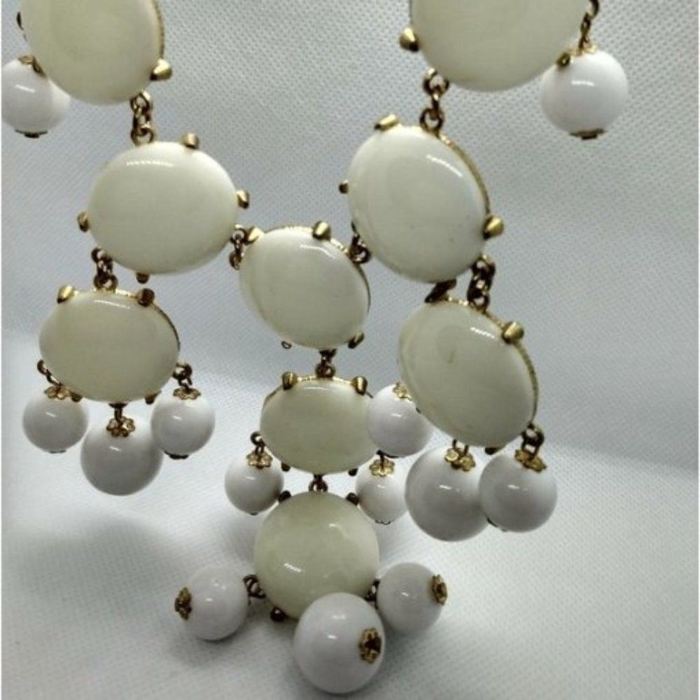 White jubilee unity necklace